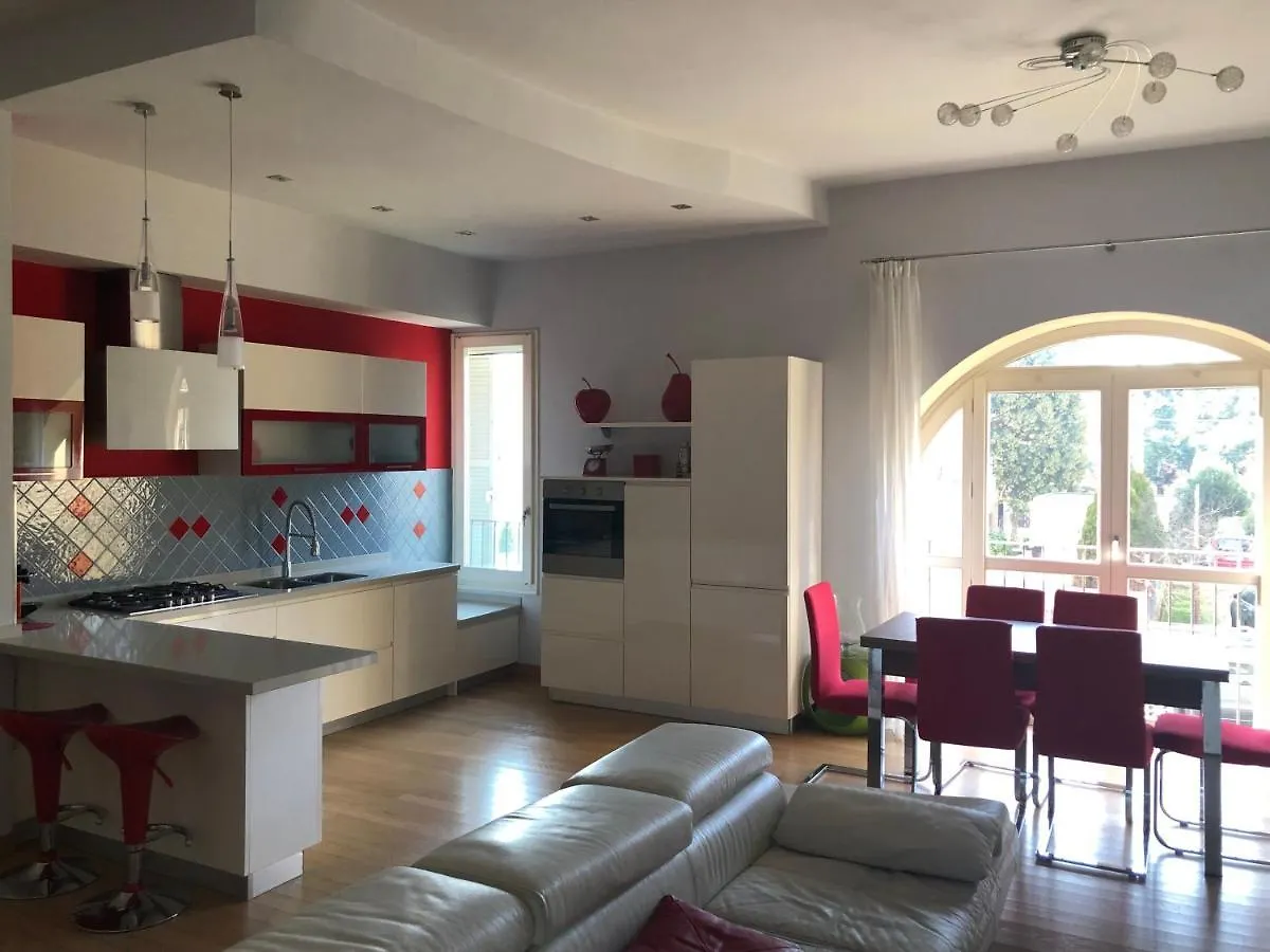 Апартаменты Il Castello - Appartamento In Zona Residenziale Модена Италия